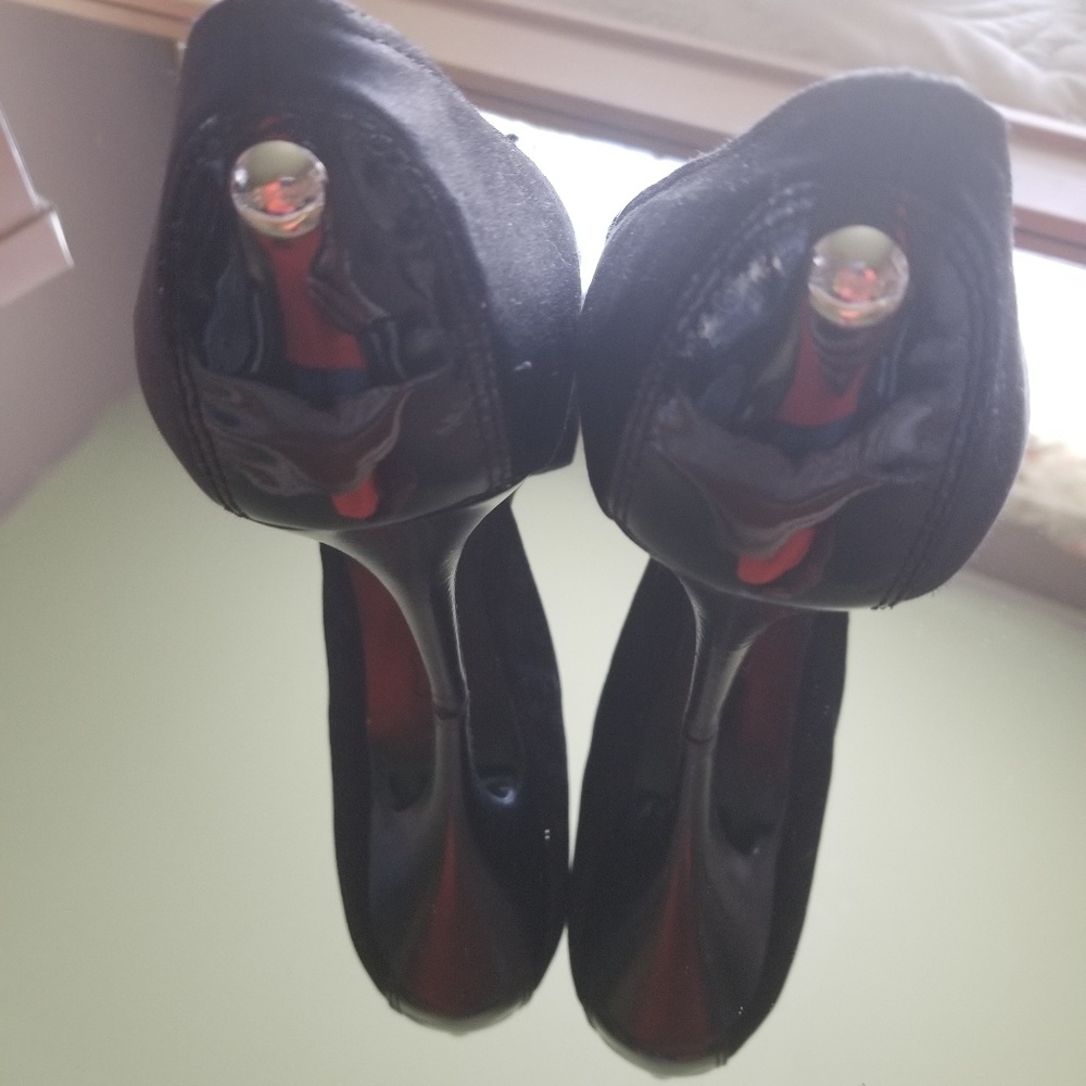 Shoes - Picture 5 of 6
